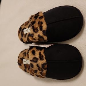 Slippers  size 8-9